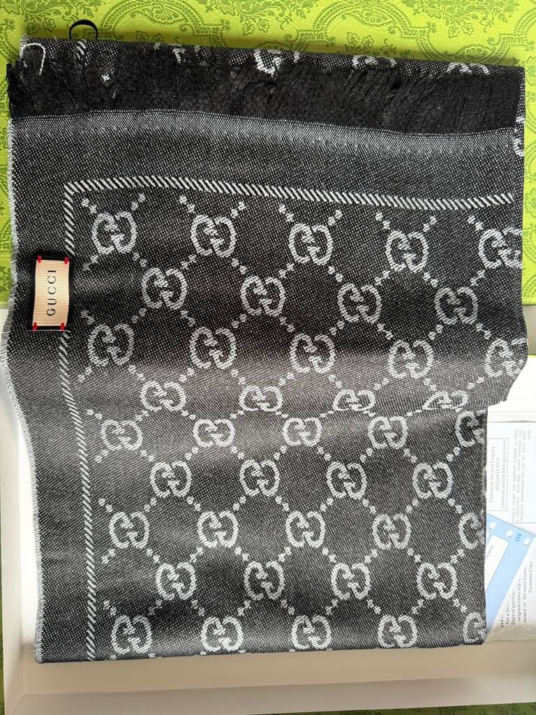 Gucci damessjaal, Handtassen en Accessoires, Portemonnees, Ophalen, Zo goed als nieuw