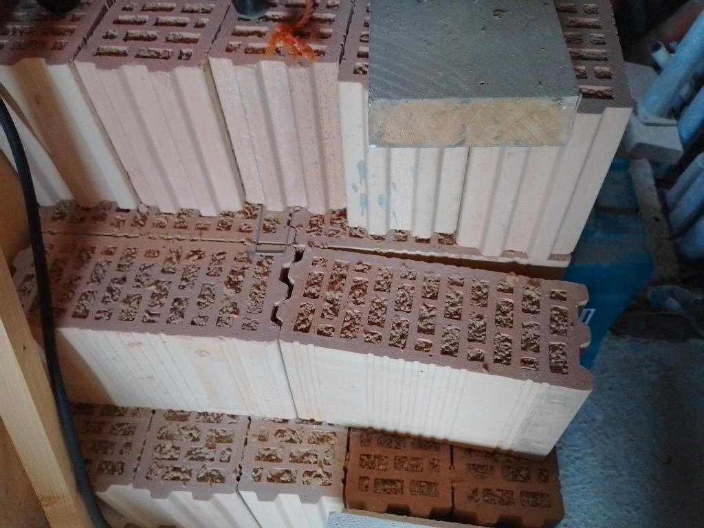 33 lambdablokken Ploegsteert lijmblokken 12cm breed, Ophalen, Nieuw, Bakstenen