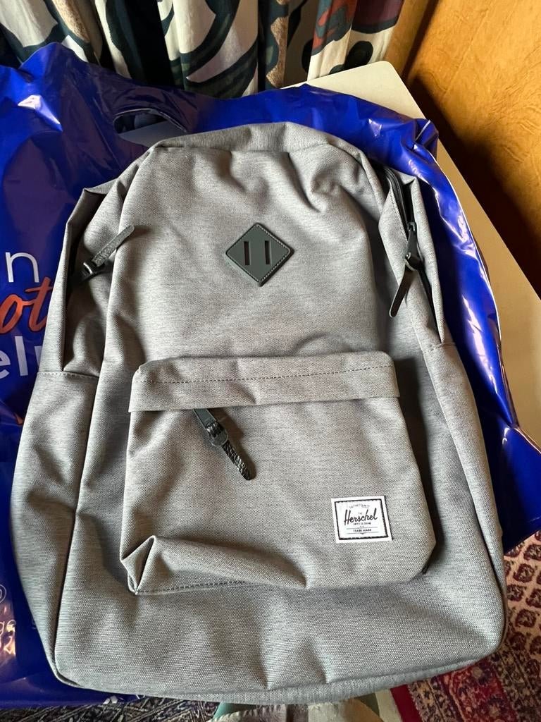 Nieuwe rugzak Herschel met binnenzakje . Dure aankoop, Handtassen en Accessoires, Tassen | Rugtassen, Ophalen of Verzenden, Nieuw