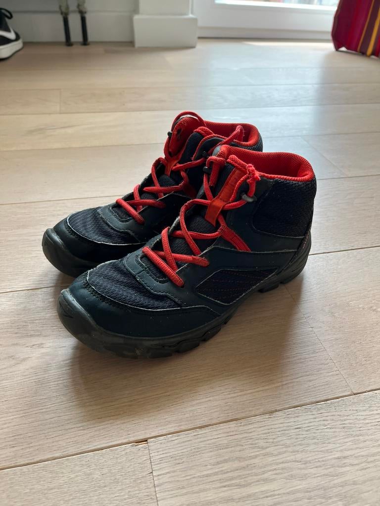 Chaussures randonnée scouts enfant Quechua - T37, Sports & Fitness, Enlèvement ou Envoi, Utilisé, Chaussures