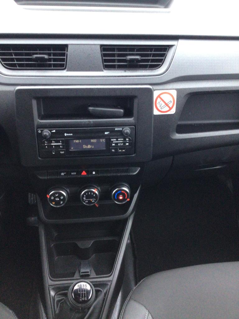 renault express 15hdi 2024 46000km 12950e ex, Auto's, Bestelwagens en Lichte vracht, Voorwielaandrijving, 75 kW, Stof, 4 cilinders