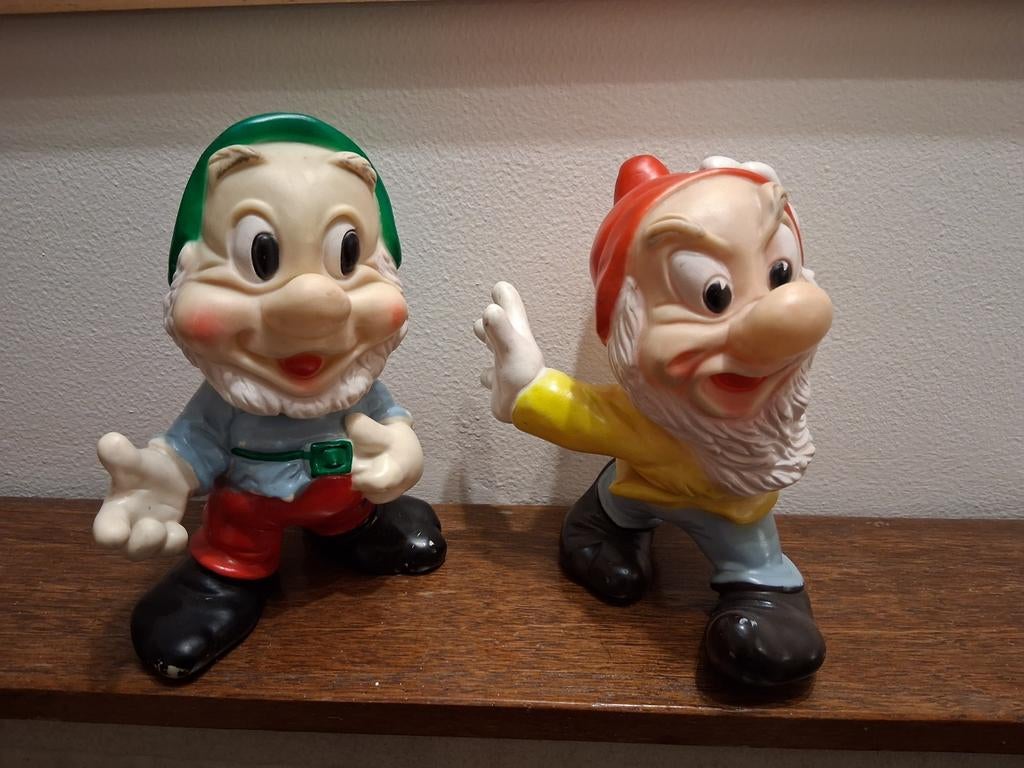 2 knijppoppen Disney dwergen van sneeuwwitje, Verzamelen, Ophalen of Verzenden, Sneeuwwitje of Doornroosje, Gebruikt, Beeldje of Figuurtje