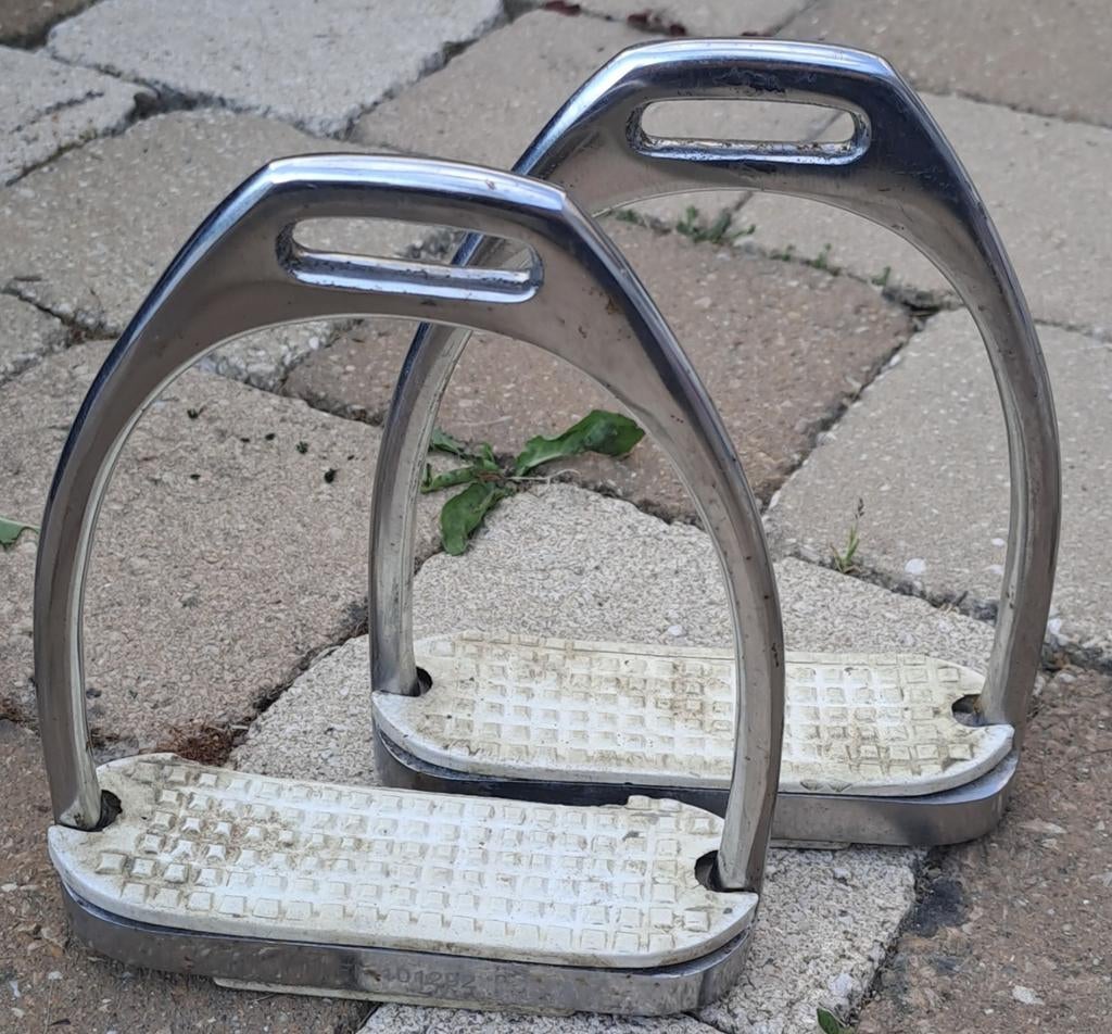 Stijgbeugels, Dieren en Toebehoren, Ophalen of Verzenden, Zo goed als nieuw