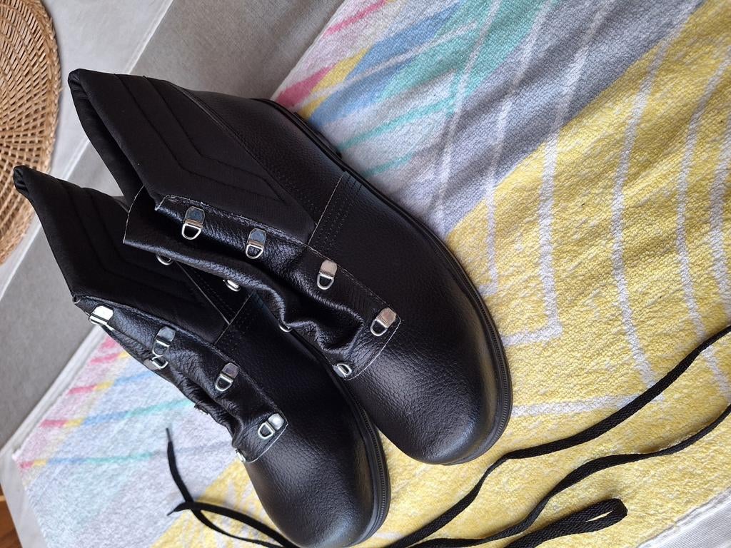 Chaussures de sécurité Neuves jamais portées 45, Enlèvement ou Envoi, Neuf