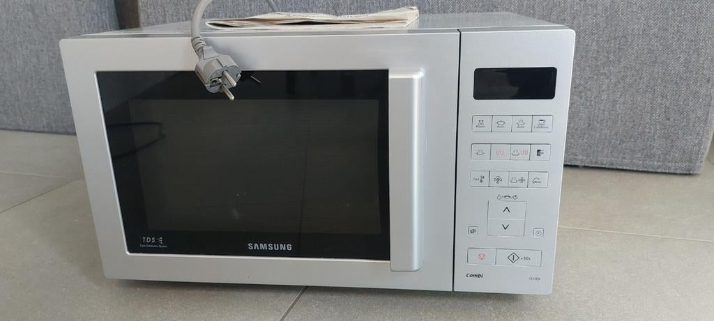 Four à micro-ondes, Enlèvement, Four