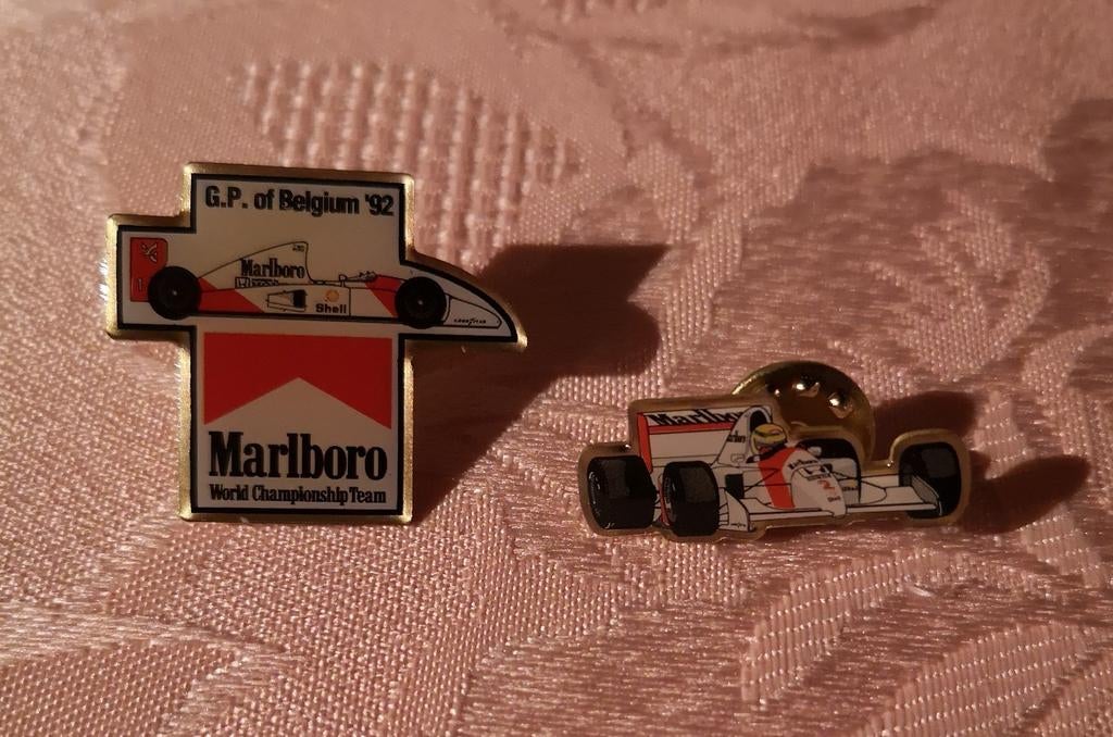 2 épinglettes de Marlboro. Grand Prix de Belgique 1992, Collections, Enlèvement ou Envoi