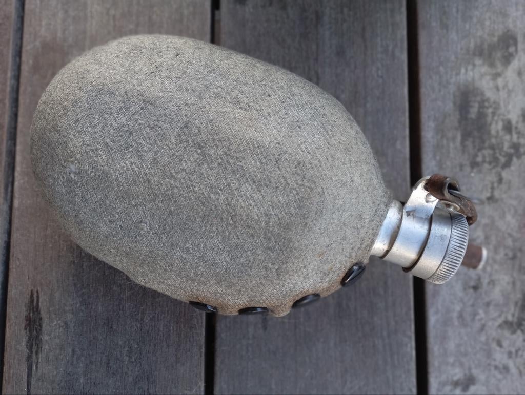 Duitse en Hongaarse veldfles uit de Tweede Wereldoorlog., Verzamelen, Ophalen of Verzenden