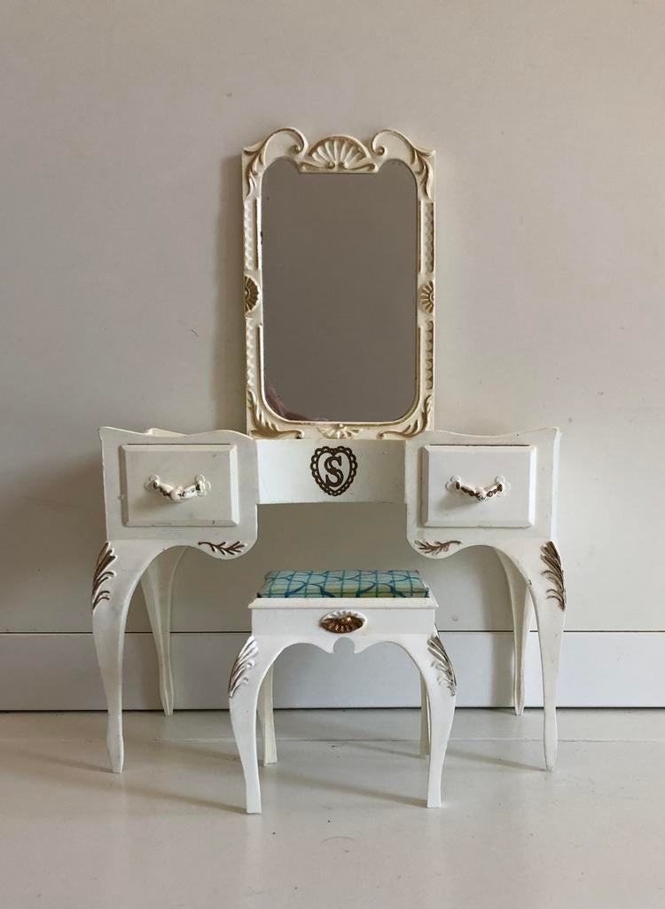 vintage speelgoed kaptafel en kruk Sindy / Barbie jaren 70, Antiek en Kunst, Antiek | Speelgoed, Ophalen of Verzenden