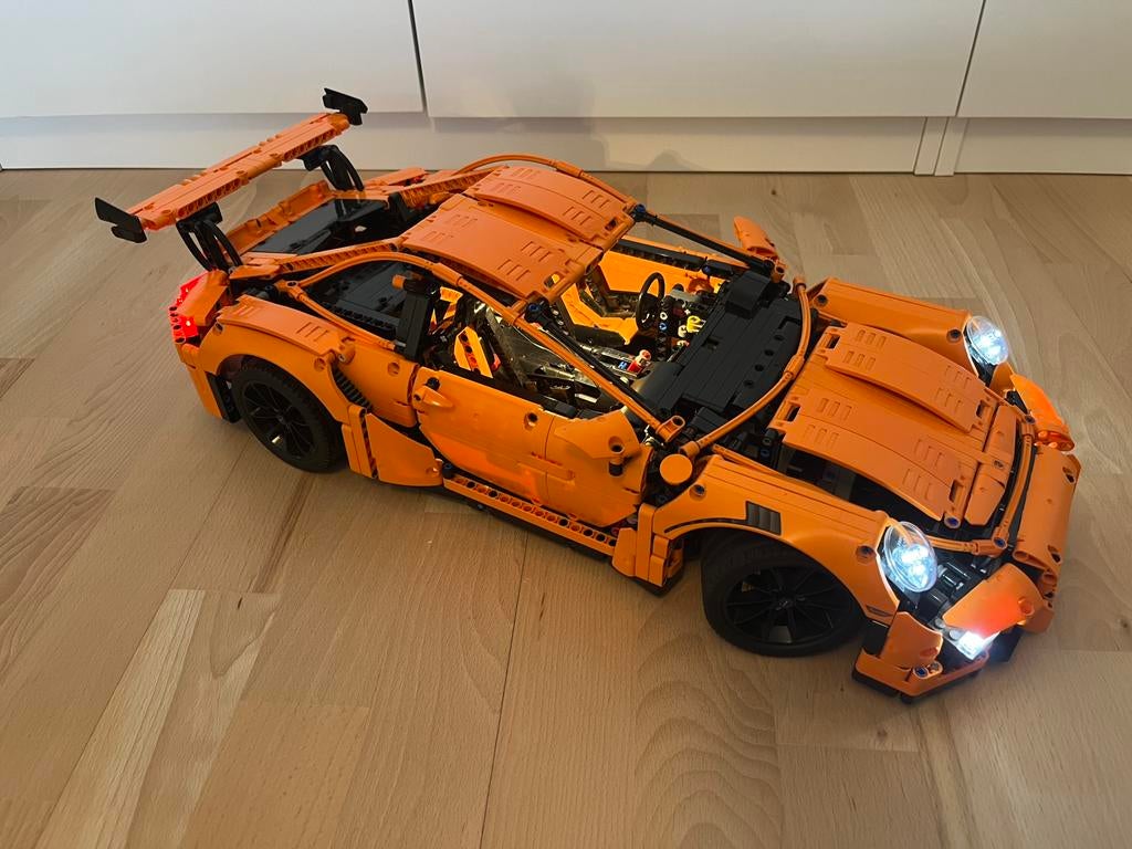 Lego Technic 42056 Porsche 911 GT3 RS (incl. LED kit), Ophalen of Verzenden, Zo goed als nieuw