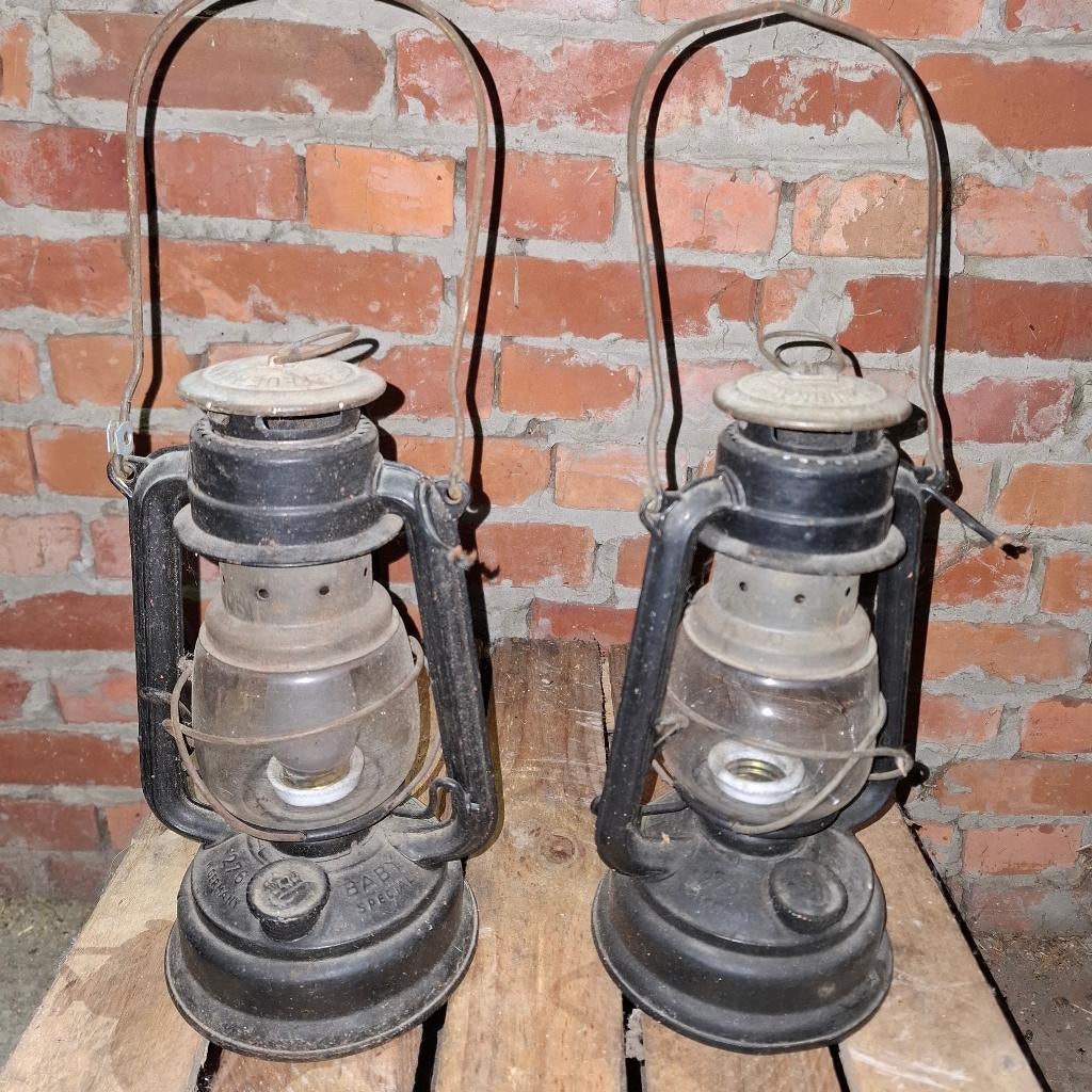 2 lampes pour mineurs., Enlèvement