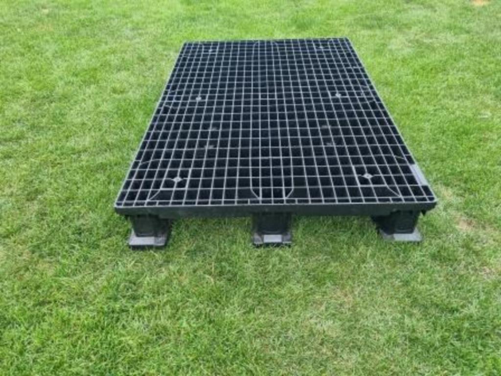 Nouvelles palettes en plastique noir (Ibc, tonnes, barils), Enlèvement, Neuf, Synthétique