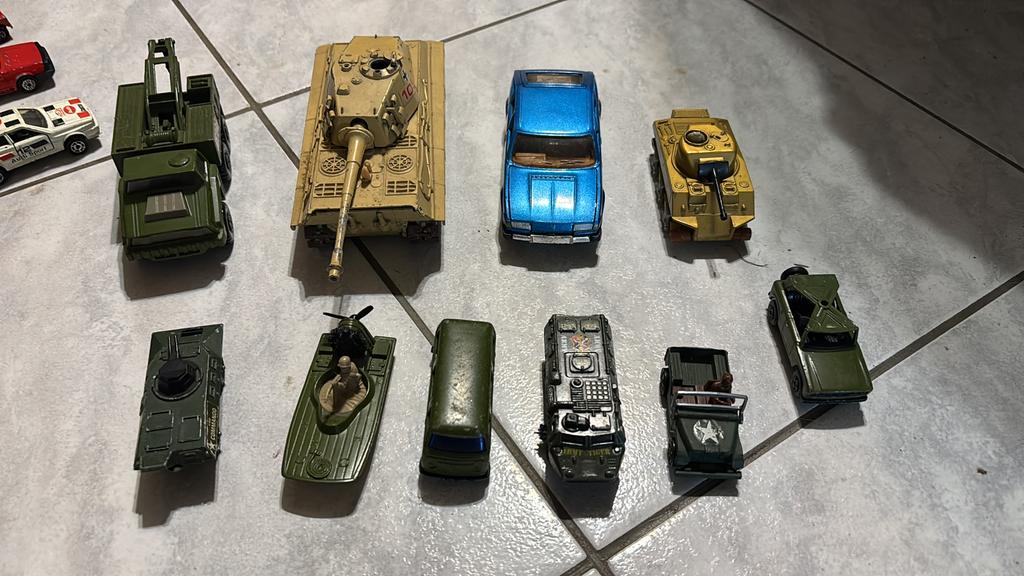 Véhicule militajre majorette macth box, Verzamelen, Poppetjes en Figuurtjes, Zo goed als nieuw, Ophalen of Verzenden