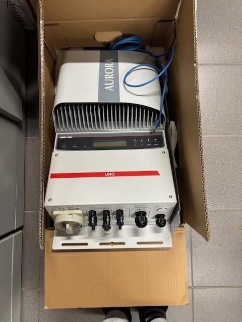 Omvormer voor zonnepanelen+solarlog, Elektronische apparatuur, Ophalen, Gebruikt