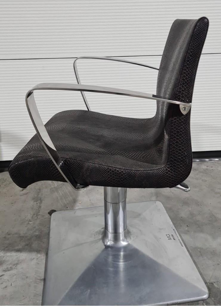 Fauteuil de coiffeur design MG Bross, base TSU, F.A. Porsche, Antiquités & Art, Enlèvement