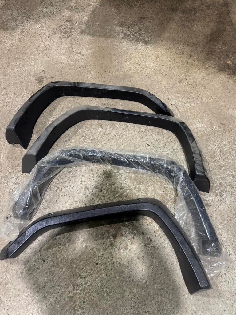 Toyota Landcruiser 70 spatbordverbreders, Ophalen, Toyota