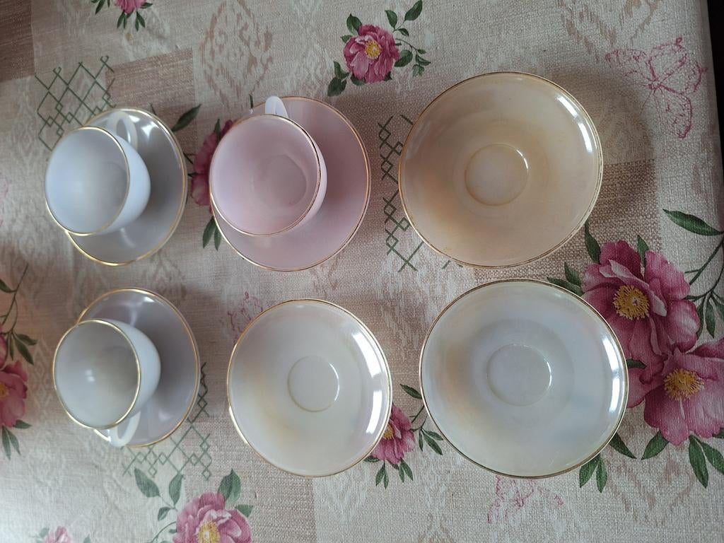 Ensemble de 3 petites tasses en arcopal série arlequin, Antiquités & Art, Enlèvement ou Envoi