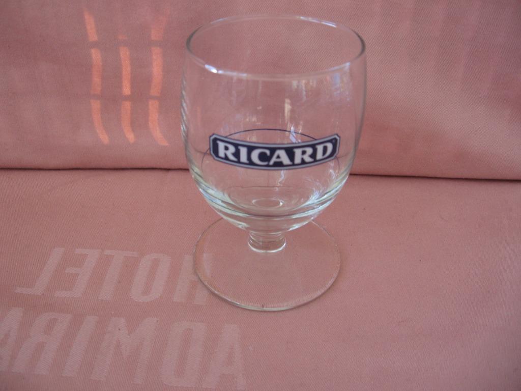 Ballon Ricard grand RICARD blanc en rectangle bleu, Collections, Marques & Objets publicitaires, Enlèvement ou Envoi, Comme neuf