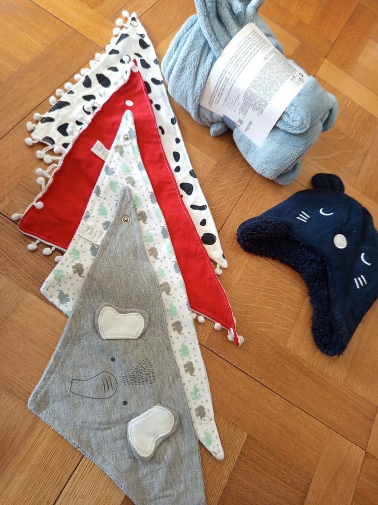 Écharpe pour bébé 4 pièces, coin, couverture, Enfants & Bébés, Enlèvement, Comme neuf