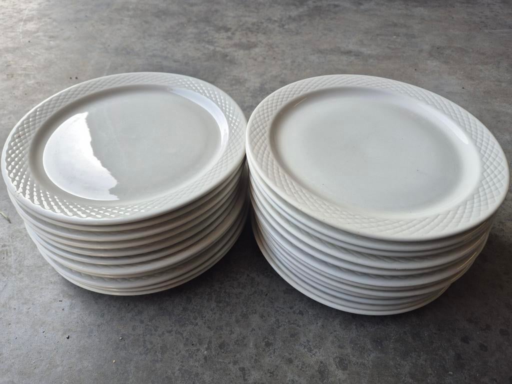 23 Ronde porseleinen borden (26,5 cm), Enlèvement, Utilisé, Porcelaine, Assiettes(s)