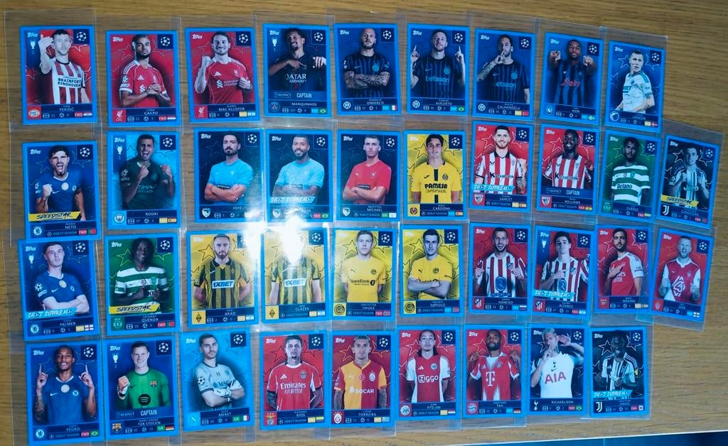 38 topps Champions League stickers blauwe rand 2025/2026, Ophalen of Verzenden