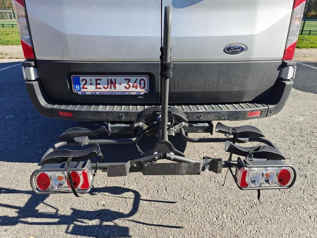 Mottez

Porte-vélos sur attelage, pliable 2 vélos. A019P2, 2 vélos