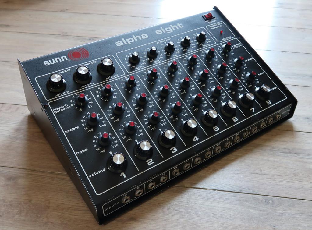 Sunn Alpha Eight Vintage Mixing Console, Enlèvement ou Envoi, 5 à 10 canaux
