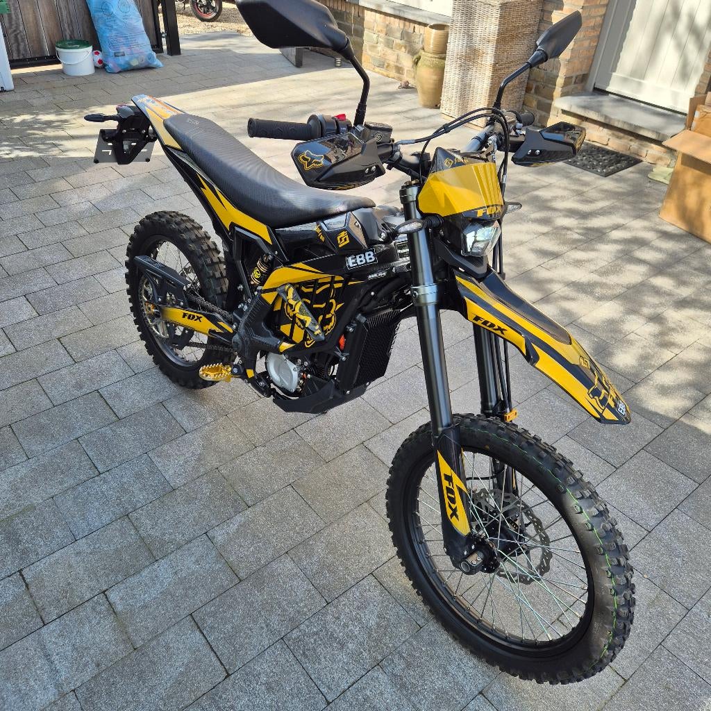 Surron Ultra Bee 2024 – Slechts 650 km – Topstaat, Fietsen en Brommers, Zo goed als nieuw, Ophalen, Overige merken