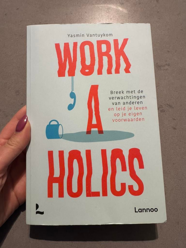 Yasmin Vantuykom - Workaholics, Boeken, Mode, Zo goed als nieuw, Ophalen of Verzenden