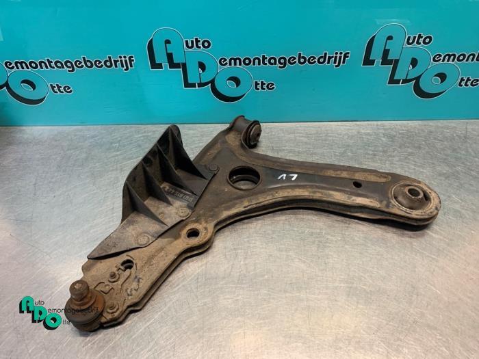 Draagarm links-voor van een Volkswagen Golf (Golf 91-), Auto-onderdelen, Ophanging en Onderstel, Gebruikt, -, Volkswagen, -