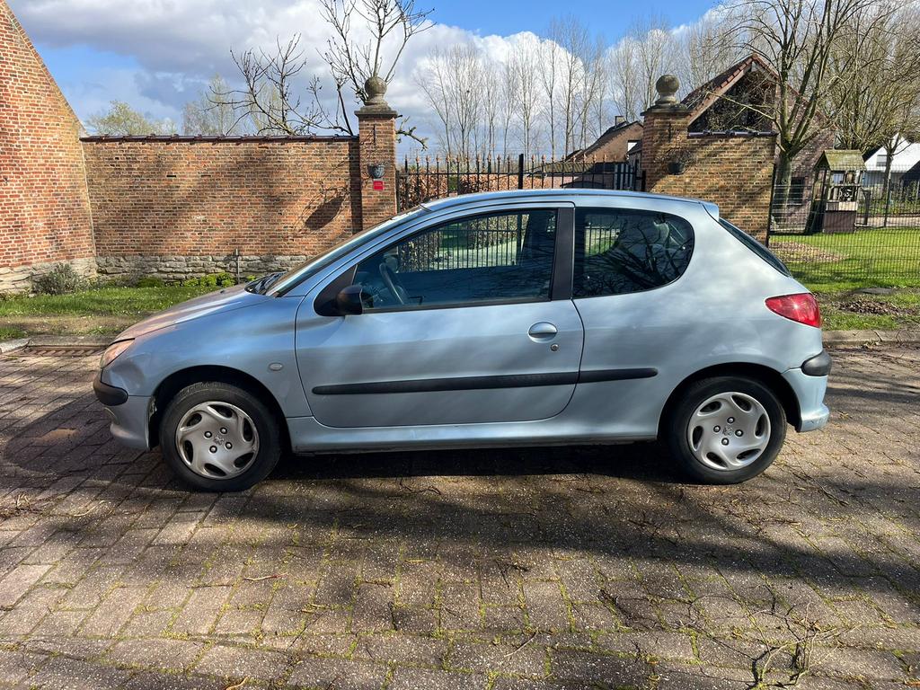 Peugeot 206 1.4 benzine Aut. 52000 km 01/2004, Auto's, 4 zetels, 4 cilinders, Particulier, 55 kW