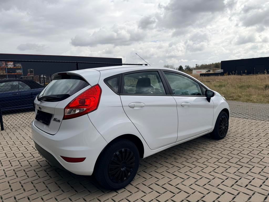 Ford Fiesta Titanium - 1.25 benzine - Topstaat, Autos, Ford, Euro 5, Achat, Entreprise, Garantie prolongée
