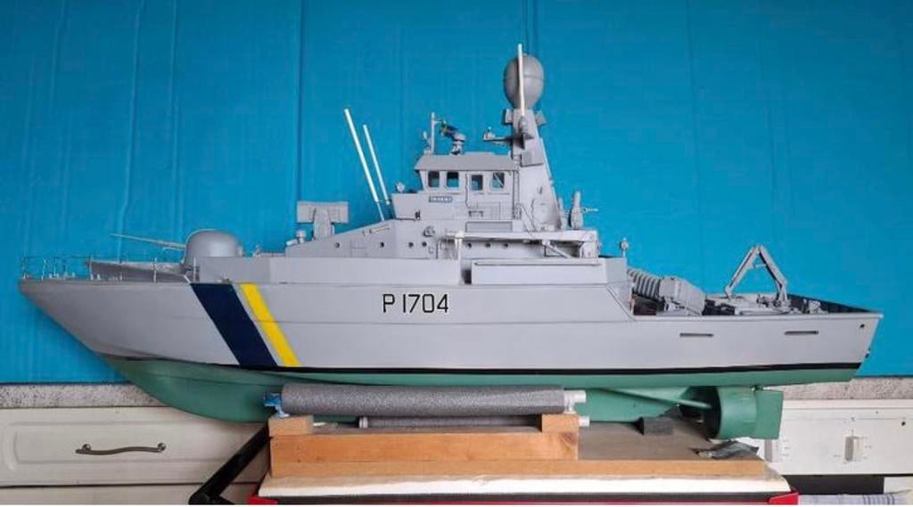 Prachtig RC-oorlogsschip, Ophalen, Zo goed als nieuw