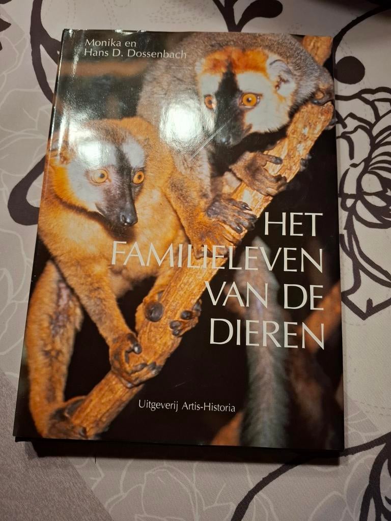 Het familieleven van de dieren, Boeken, Ophalen