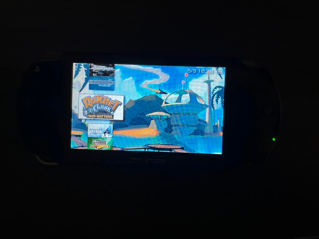 PSP 1001 - *CIB* - 64gb MicroSD, Enlèvement, Comme neuf, PSP