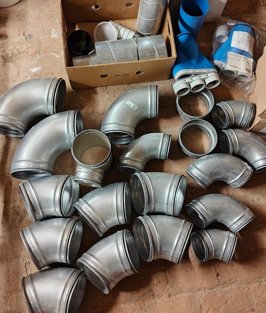 Diverse kanalen en stukken ventilatie galva en uniflex., Ophalen