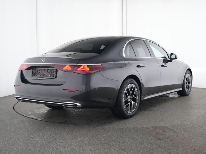 Mercedes-Benz E-klasse 200 Berline Luxury Line | Smartphone, Auto's, Mercedes-Benz, Automaat, 4 deurs, Gebruikt, Zwart