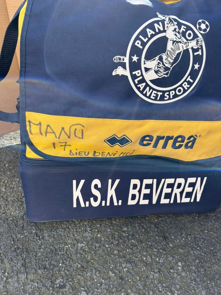 Oude sporttas van Emmanuel Eboué, Handtassen en Accessoires, Tassen | Sporttassen, Ophalen, Zo goed als nieuw