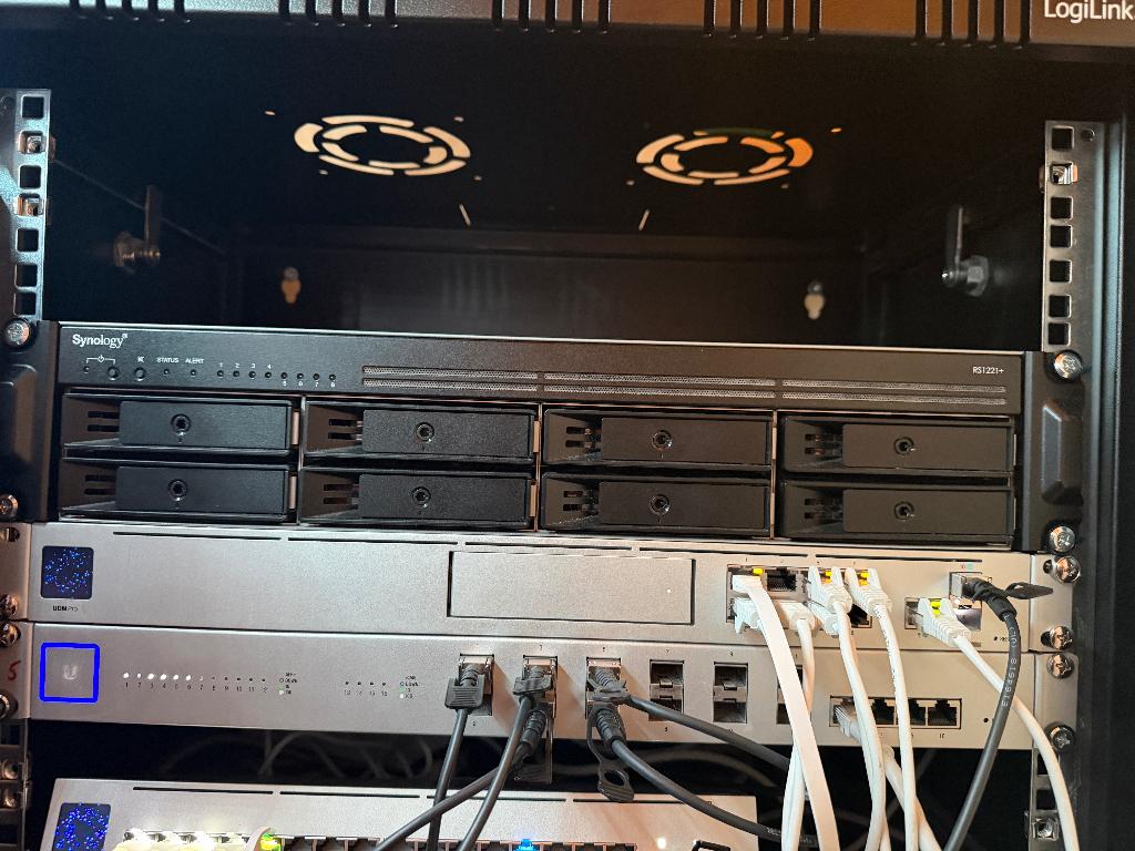 Synology RS1221+  40TB/32gb ECC/ 10Gbe, Enlèvement, Comme neuf