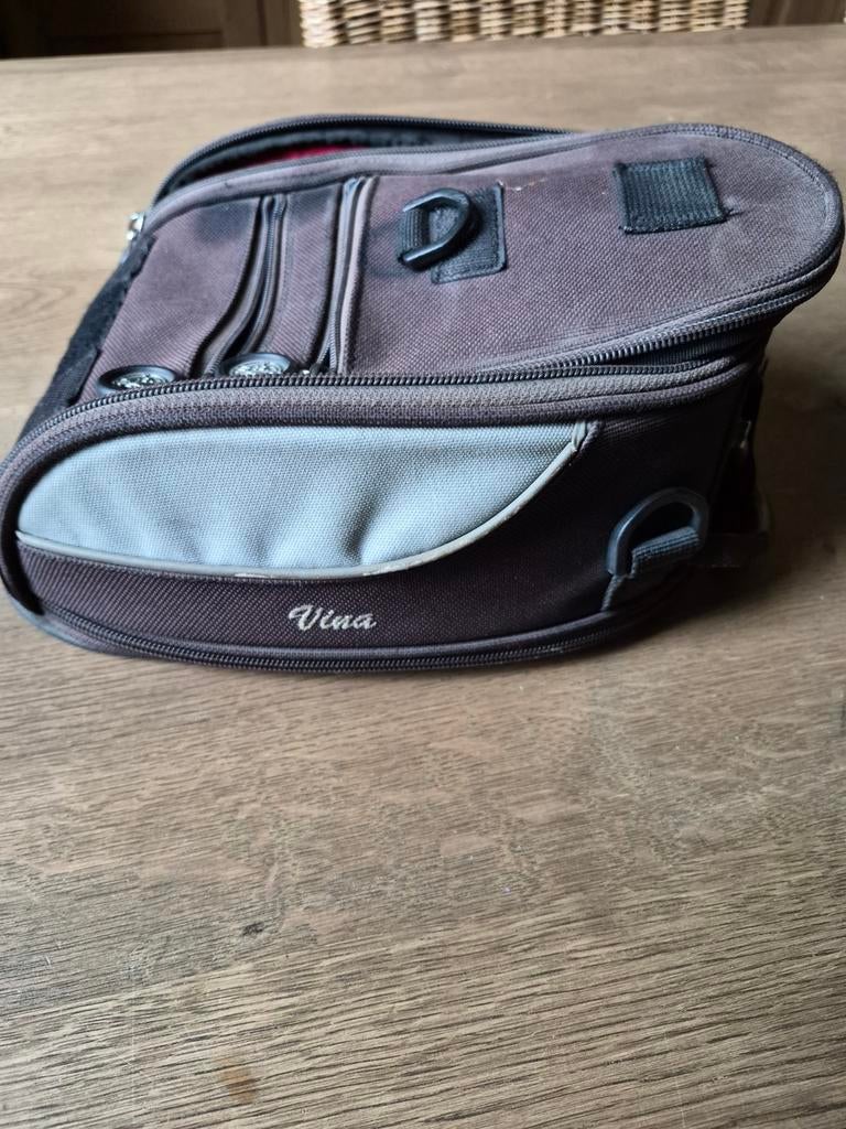 Sacoche de Réservoir SW-MOTECH, Enlèvement