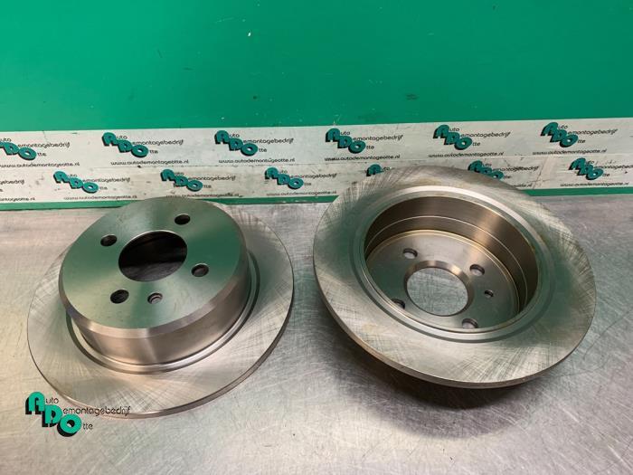 Disque de frein arrière d'un BMW 3-Serie (3-Serie 82-), -, 3 mois de garantie, Utilisé, -