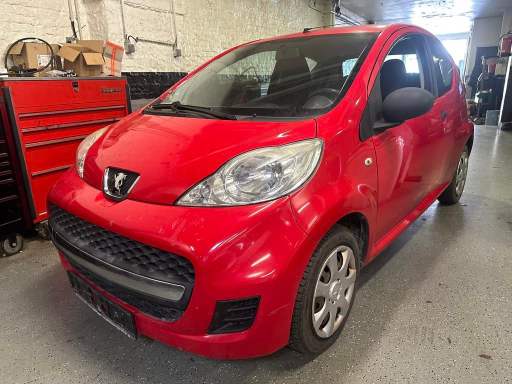 Peugeot 107 benzine 2009 Motor start niet 300€, Auto's, Peugeot, Zwart, Bedrijf, Handgeschakeld, Euro 4