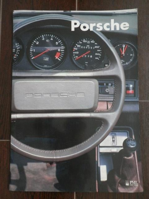 Map van Porsche met 6 posterfoto's van Porsche's, Verzamelen, Ophalen, Zo goed als nieuw, Auto's