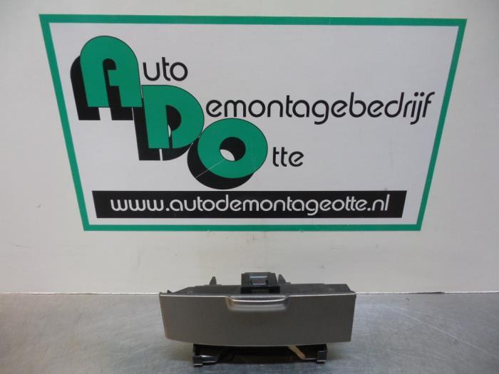 Cendrier avant d'un Toyota Corolla Verso, -, Toyota, Utilisé, -