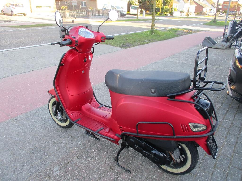 scooter A klasse kleur rood, Fietsen en Brommers, Ophalen, Overige modellen, Klasse A (25 km/u), 49 cc