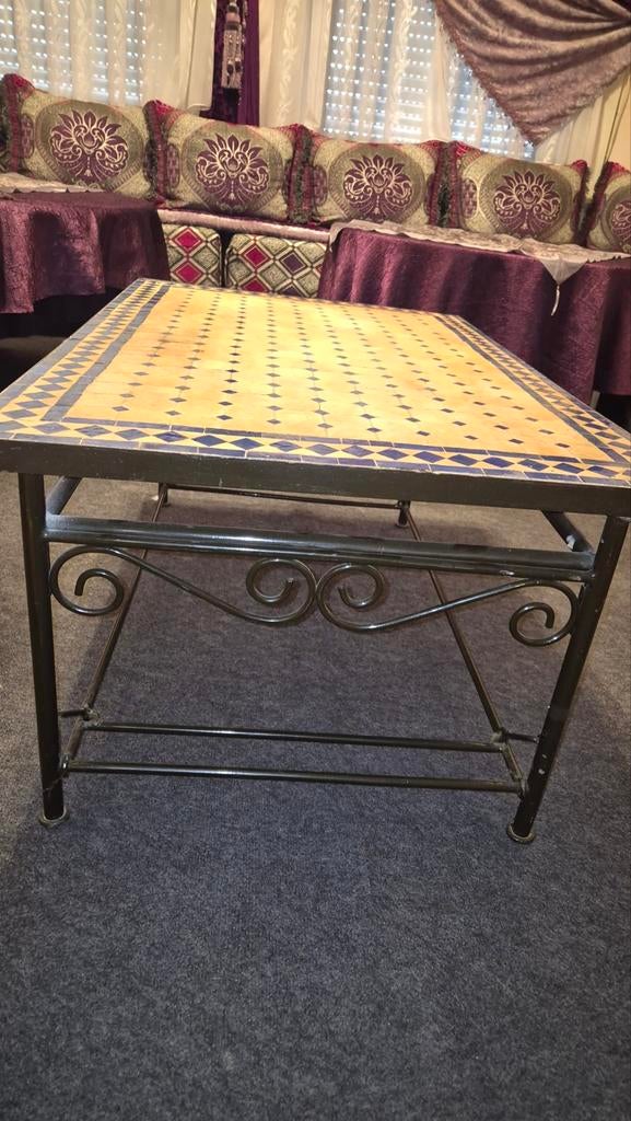 Table en marbre et pied en fer forgé, Antiquités & Art, Enlèvement