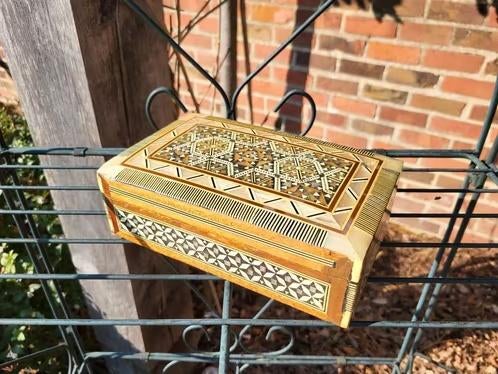 Belle boîte à bijoux vintage — Marqueterie artisanale, Enlèvement ou Envoi