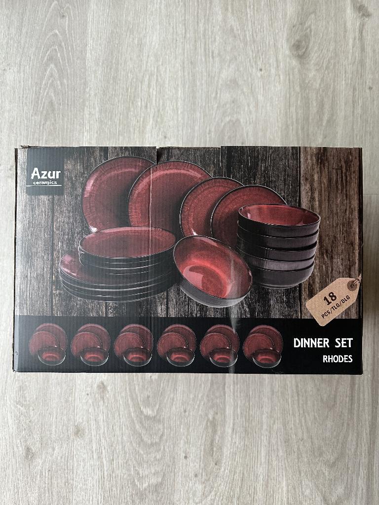 Très beau service de table "bordeaux" 18 Pièces neuf - 65€, Maison & Meubles, Cuisine | Vaisselle, Neuf, Assiettes(s), Céramique