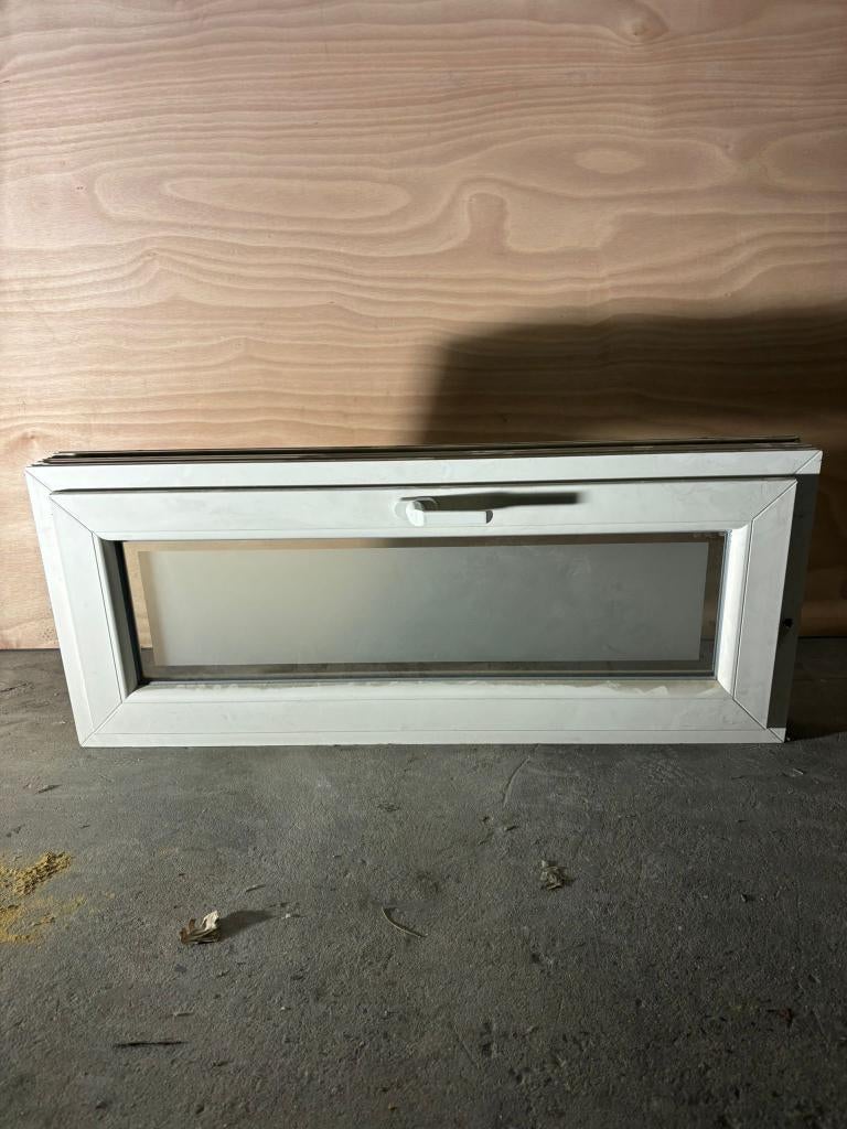 PVC schûco kantelraam ralkleur 9010, Doe-het-zelf en Bouw, Ophalen, Gevelraam of Ruit, Minder dan 80 cm, 80 tot 120 cm