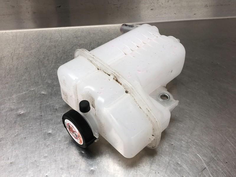 VASE D'EXPANSION Toyota RAV4 (A5) (01-2018/-), Utilisé, Toyota