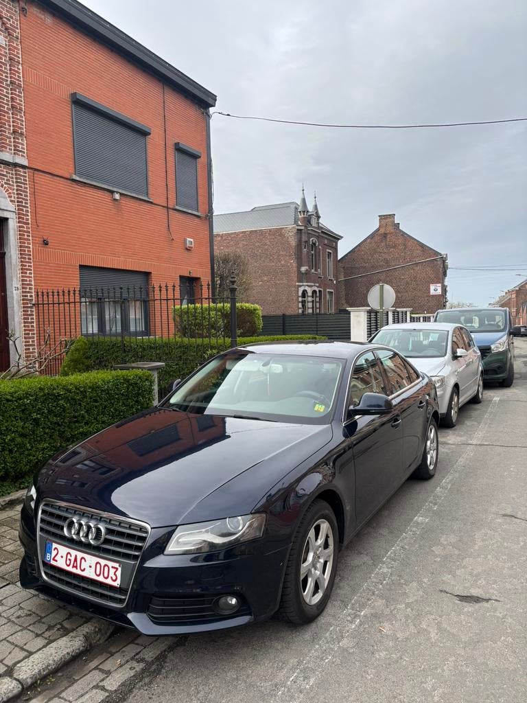 Audi A4 année 2010 km195000 eruo 5 avec quoi ton technique, Auto's, Audi, Automaat, Euro 5, Stof, Zwart